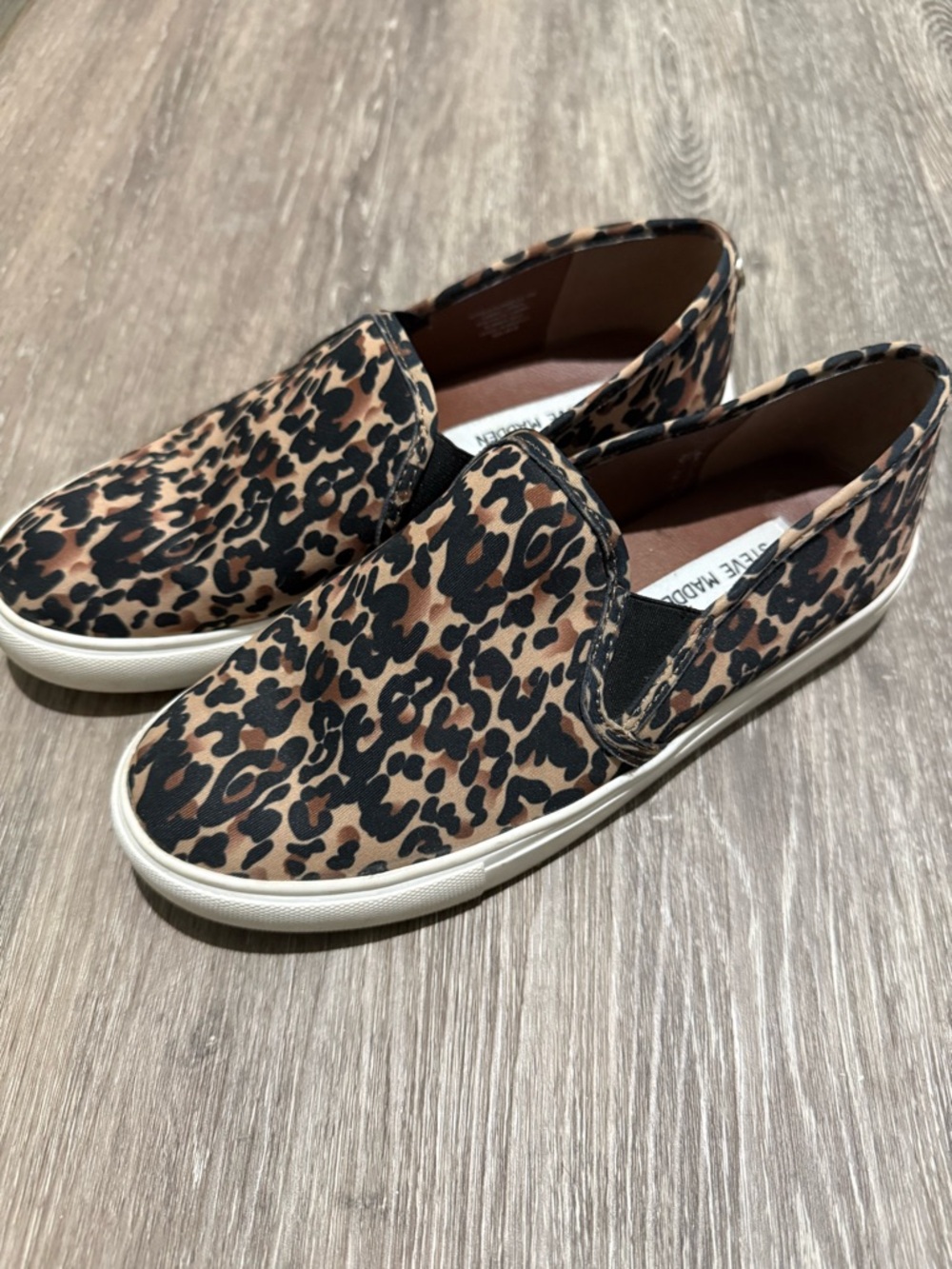 Good condition Steve Madden sneaks